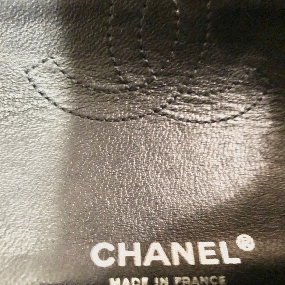CHANEL navy patent leather shoulder flap bag - Picture 9 of 16